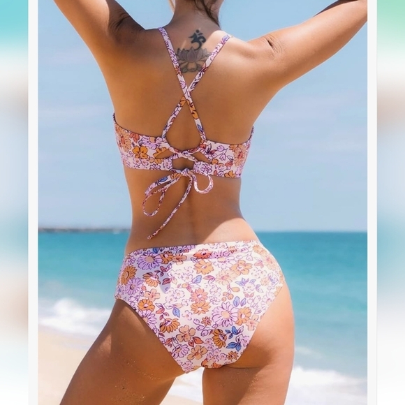 Cupshe Arty Petals Shirred Lace Back Bralette Mid Rise Bikini Set Sz Large NWTS - Picture 3 of 16